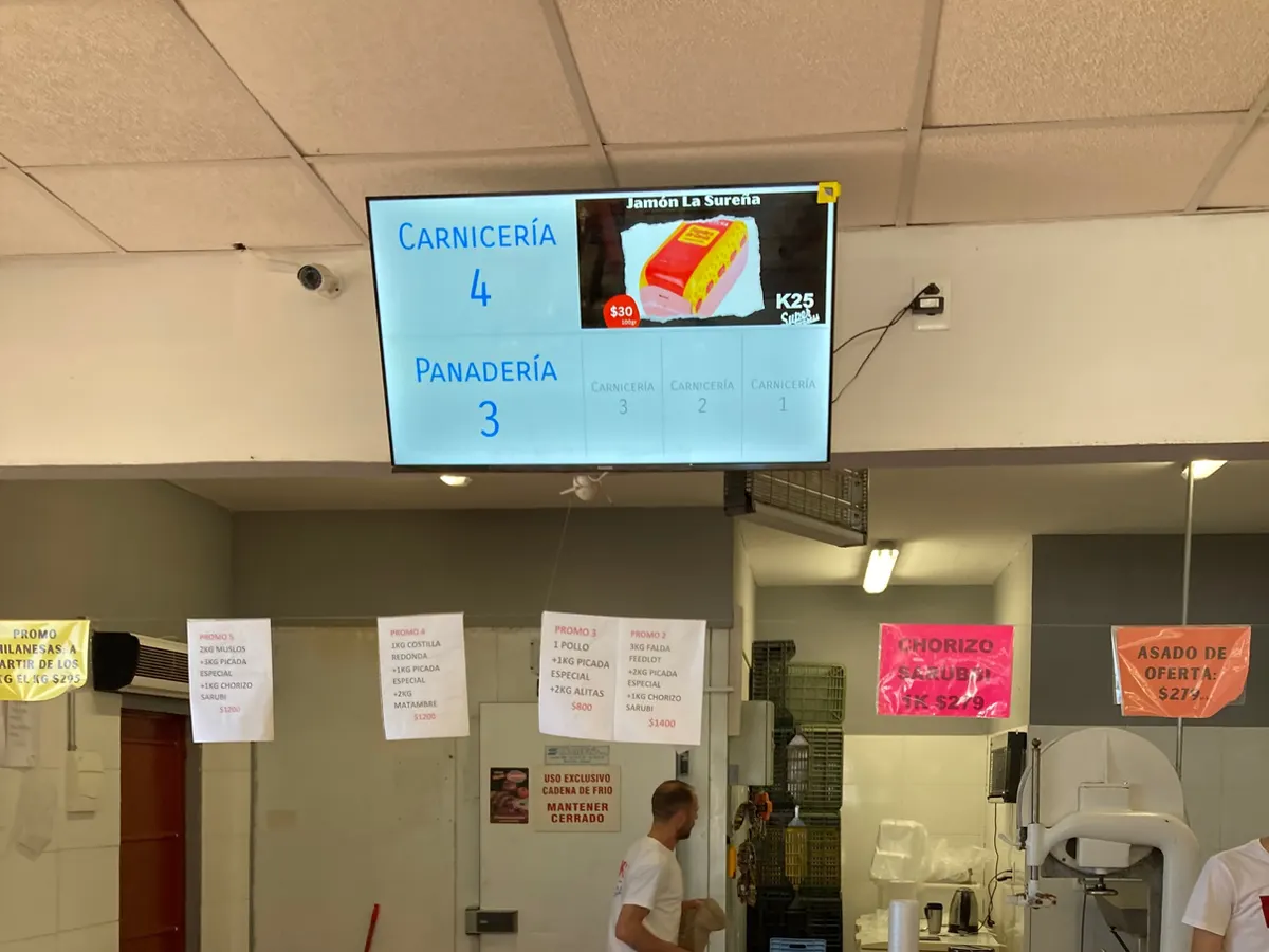 Numbering screen at the Express K25 butcher counter
